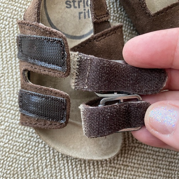Stride Rite Suede Leo Sandals with Velcro Straps for Baby. Dark Brown. Size 4. - Picture 14 of 16